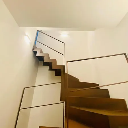 Hostdomus - Kiki House